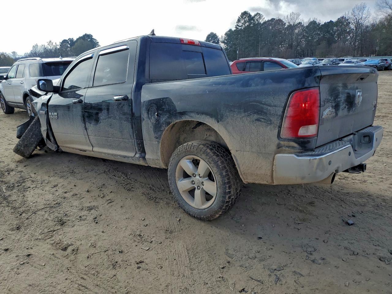 2013 RAM 1500 SLT photo 2