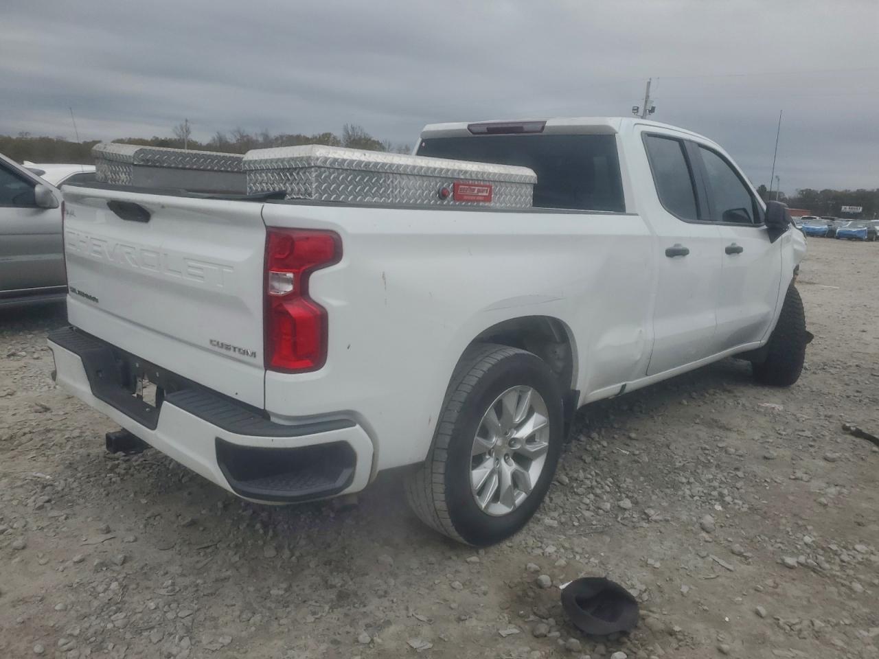 2021 CHEVROLET SILVERADO C1500 CUSTOM photo 3