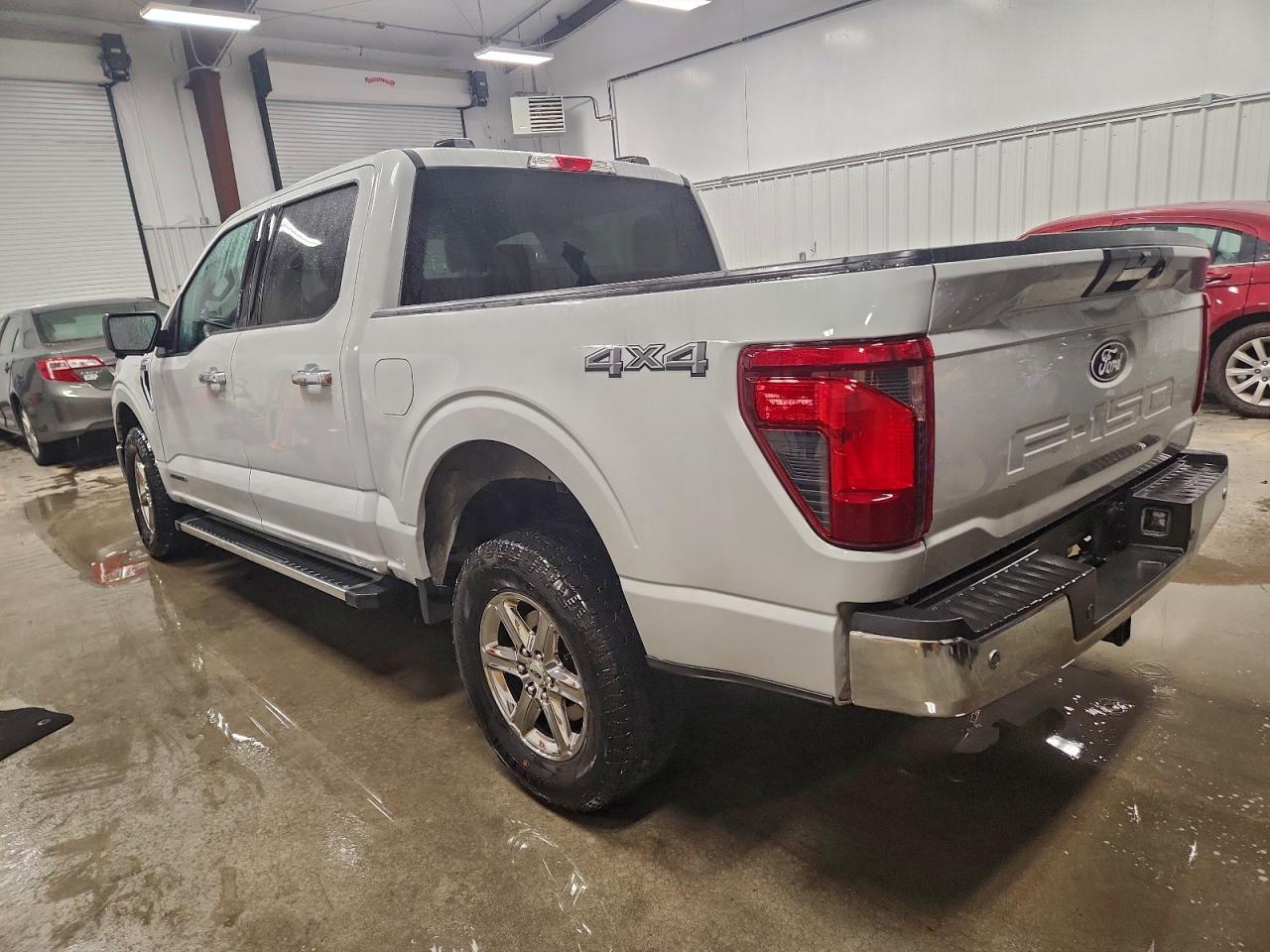 2024 FORD F150 XLT photo 2