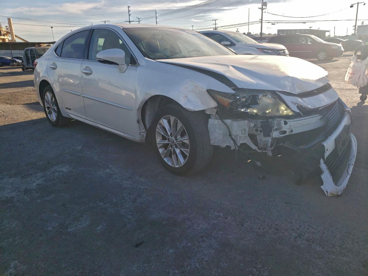 2013 LEXUS ES 300H photo 4