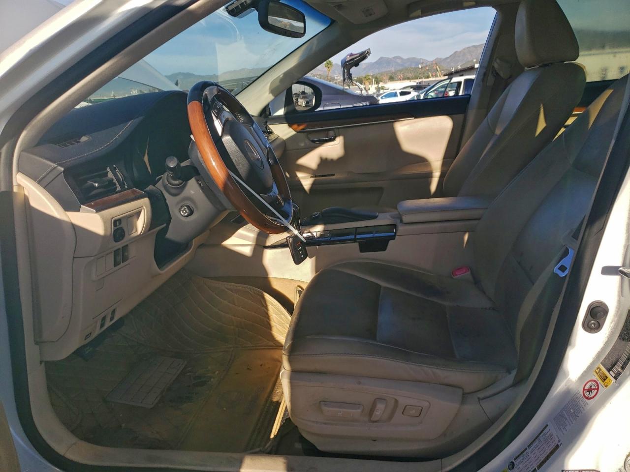 2013 LEXUS ES 300H photo 7