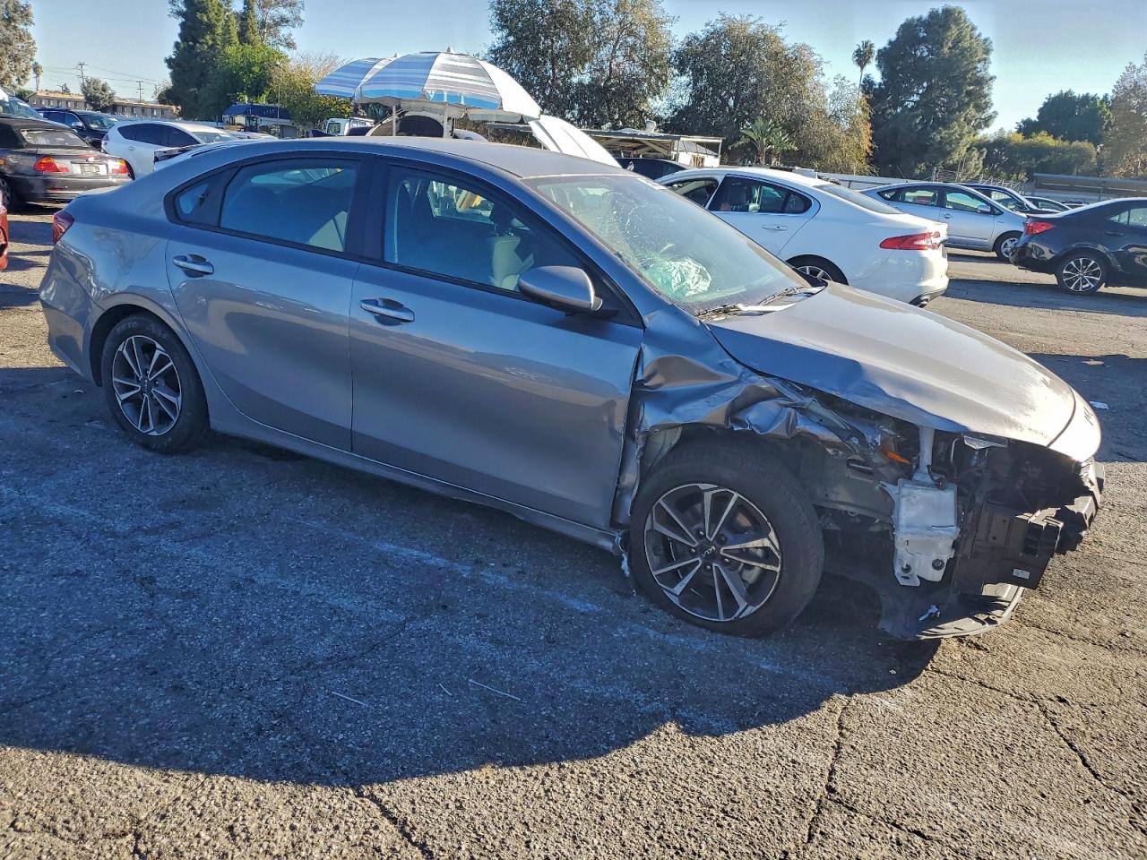 2023 KIA FORTE LX photo 4