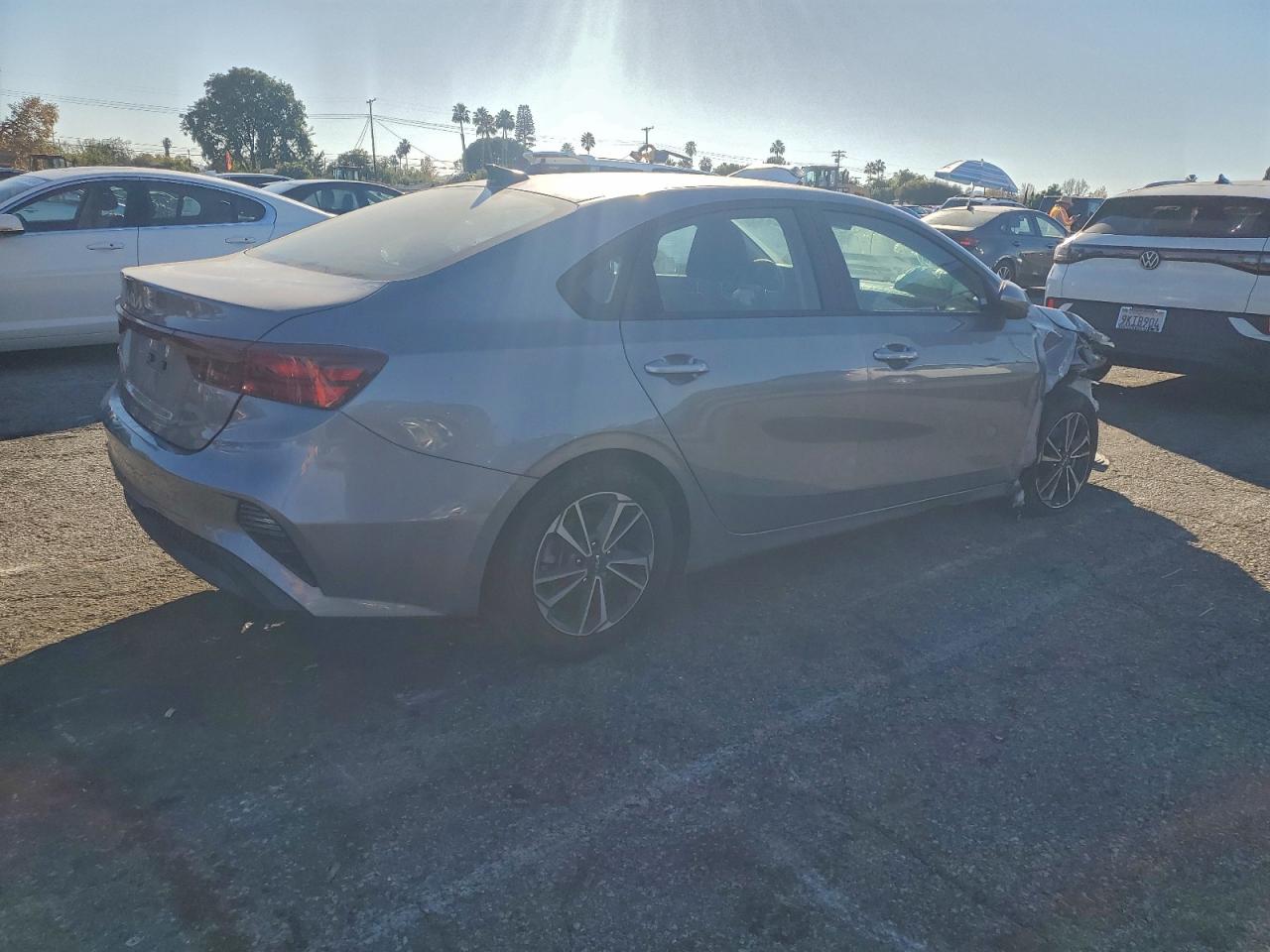 2023 KIA FORTE LX photo 3