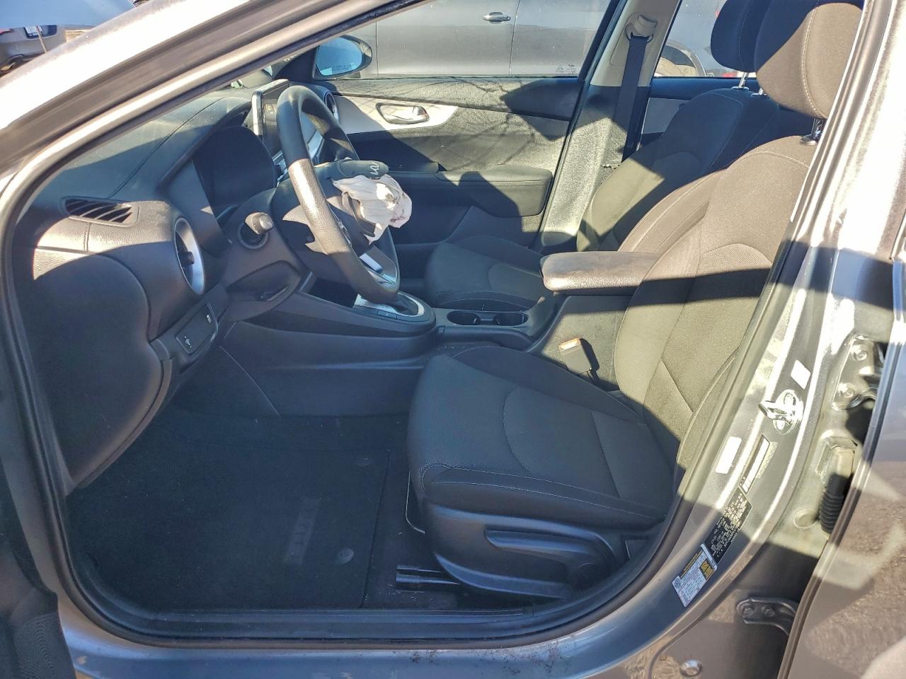 2023 KIA FORTE LX photo 7