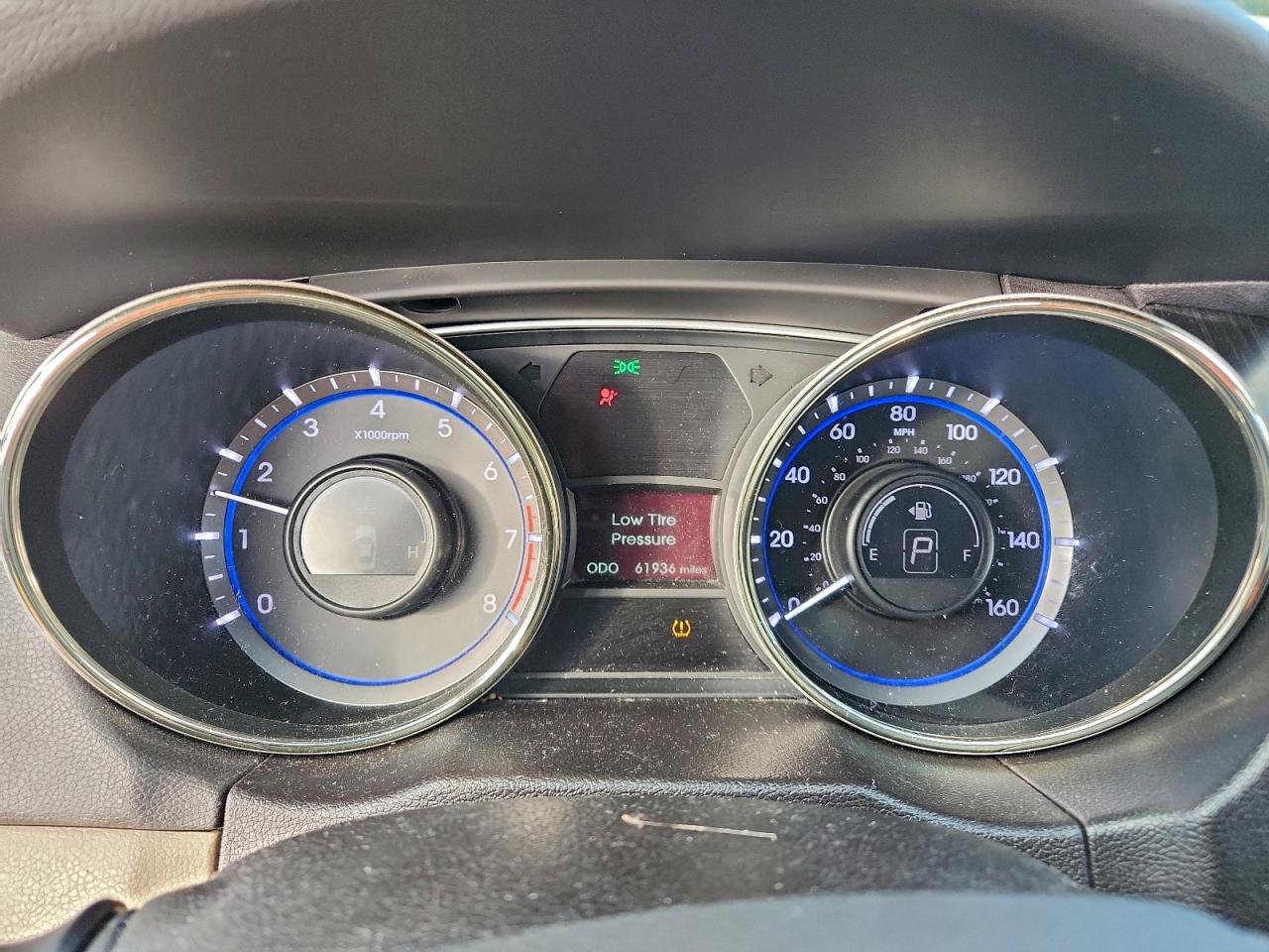 2013 HYUNDAI SONATA SE photo 9