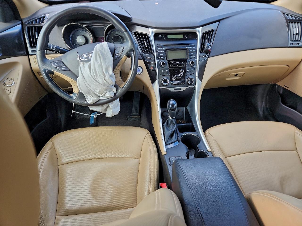 2013 HYUNDAI SONATA SE photo 8