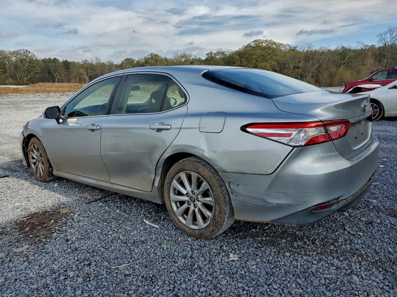 2018 TOYOTA CAMRY L photo 2