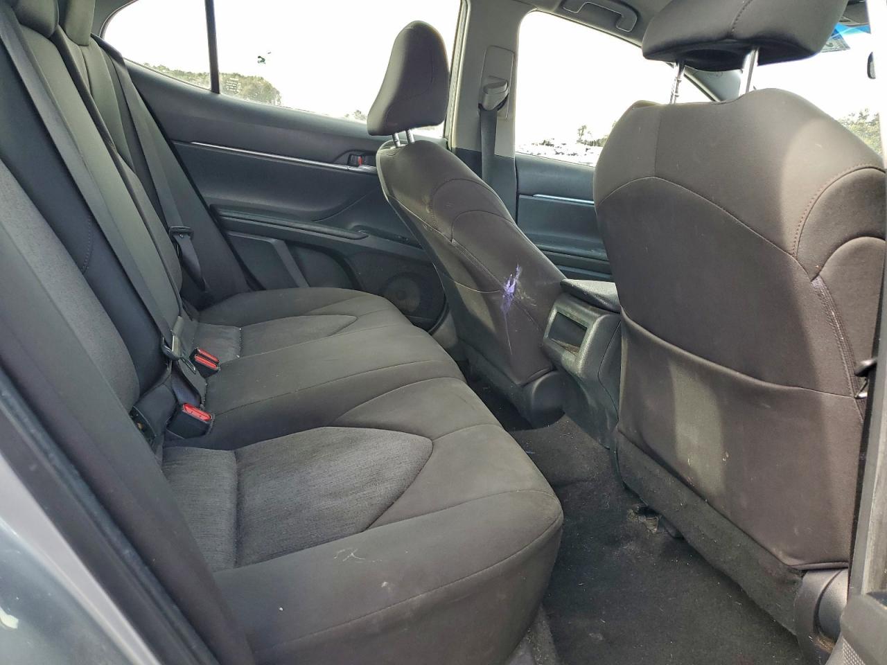 2018 TOYOTA CAMRY L photo 10