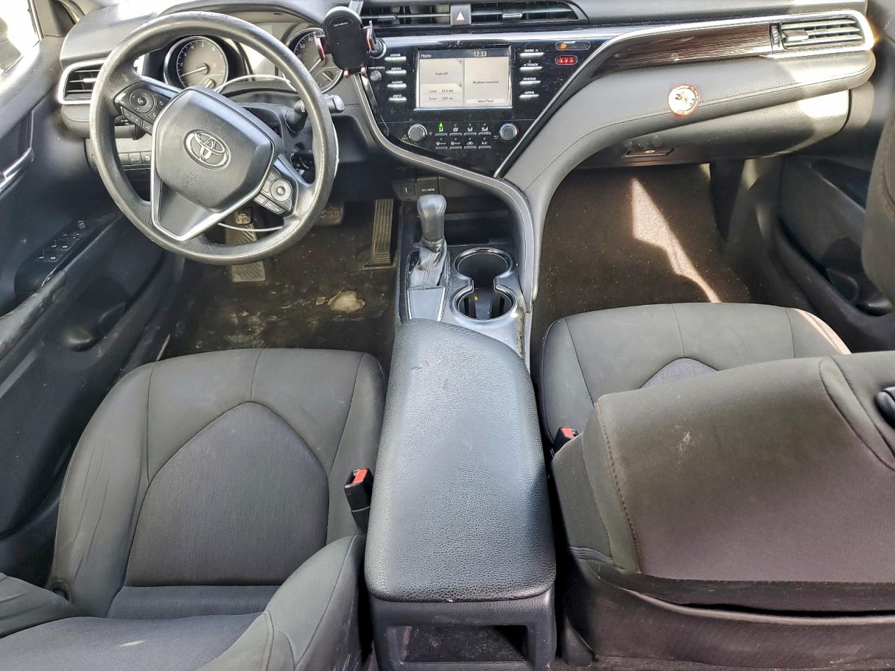 2018 TOYOTA CAMRY L photo 8