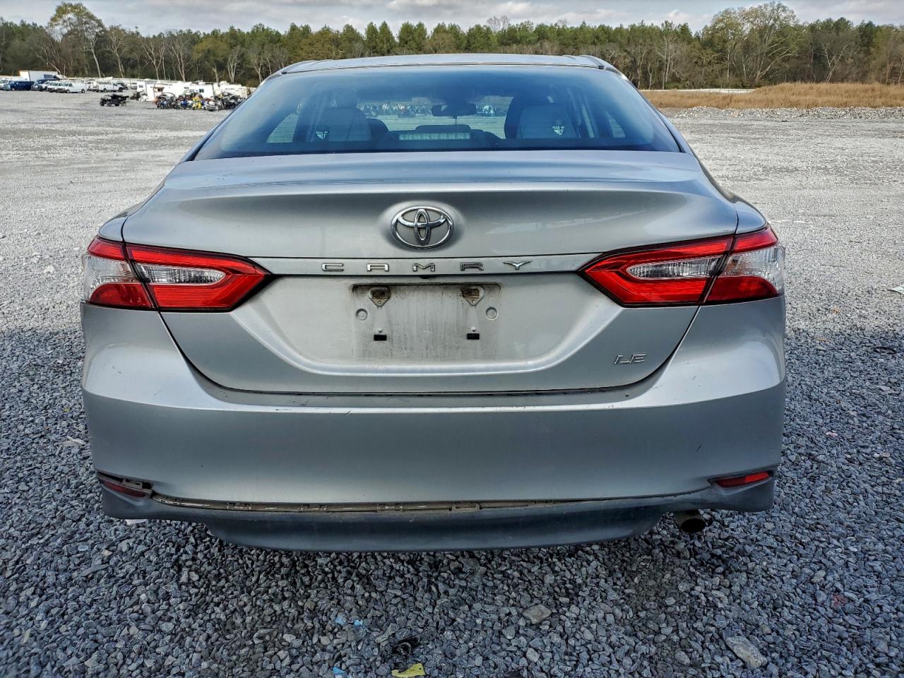 2018 TOYOTA CAMRY L photo 6