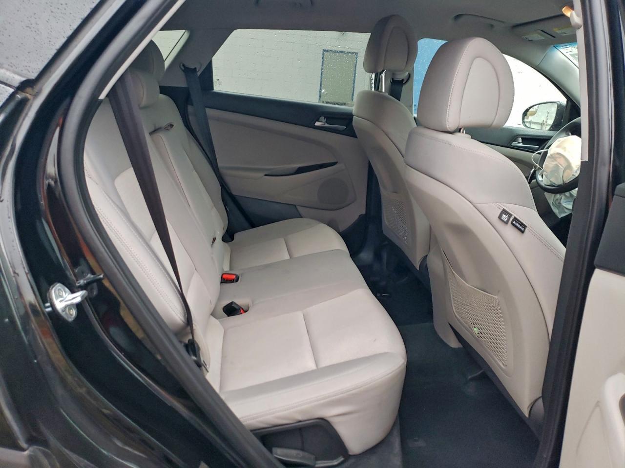 2017 HYUNDAI TUCSON SE photo 21