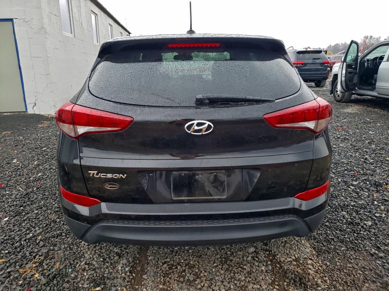 2017 HYUNDAI TUCSON SE photo 11