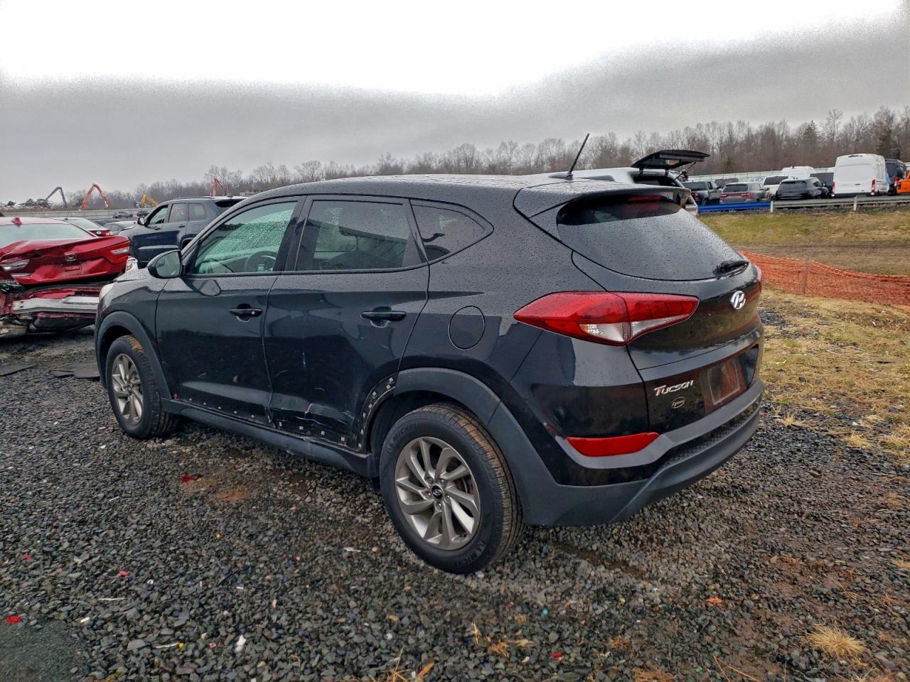 2017 HYUNDAI TUCSON SE photo 3