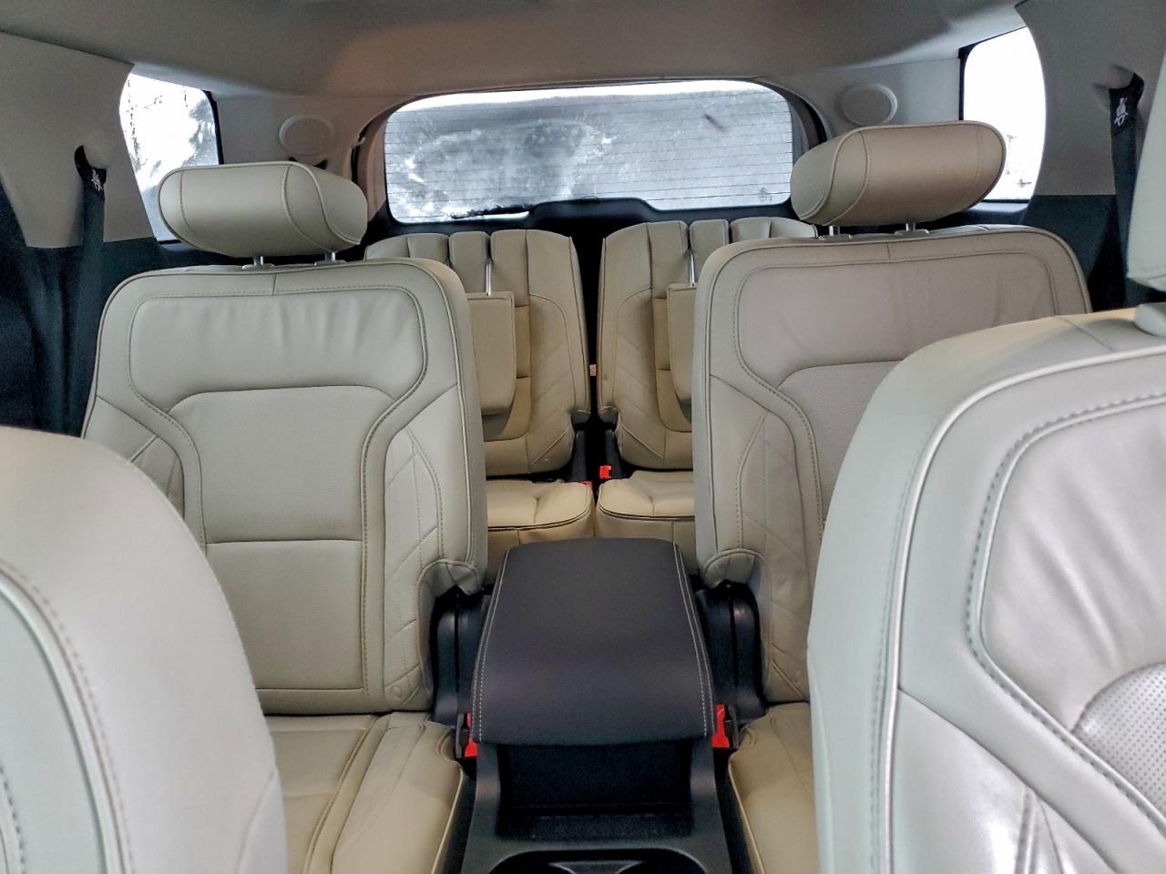 2019 FORD EXPLORER PLATINUM photo 19