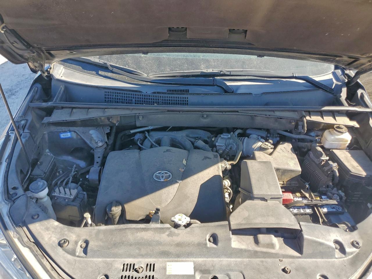 2019 TOYOTA HIGHLANDER SE photo 12