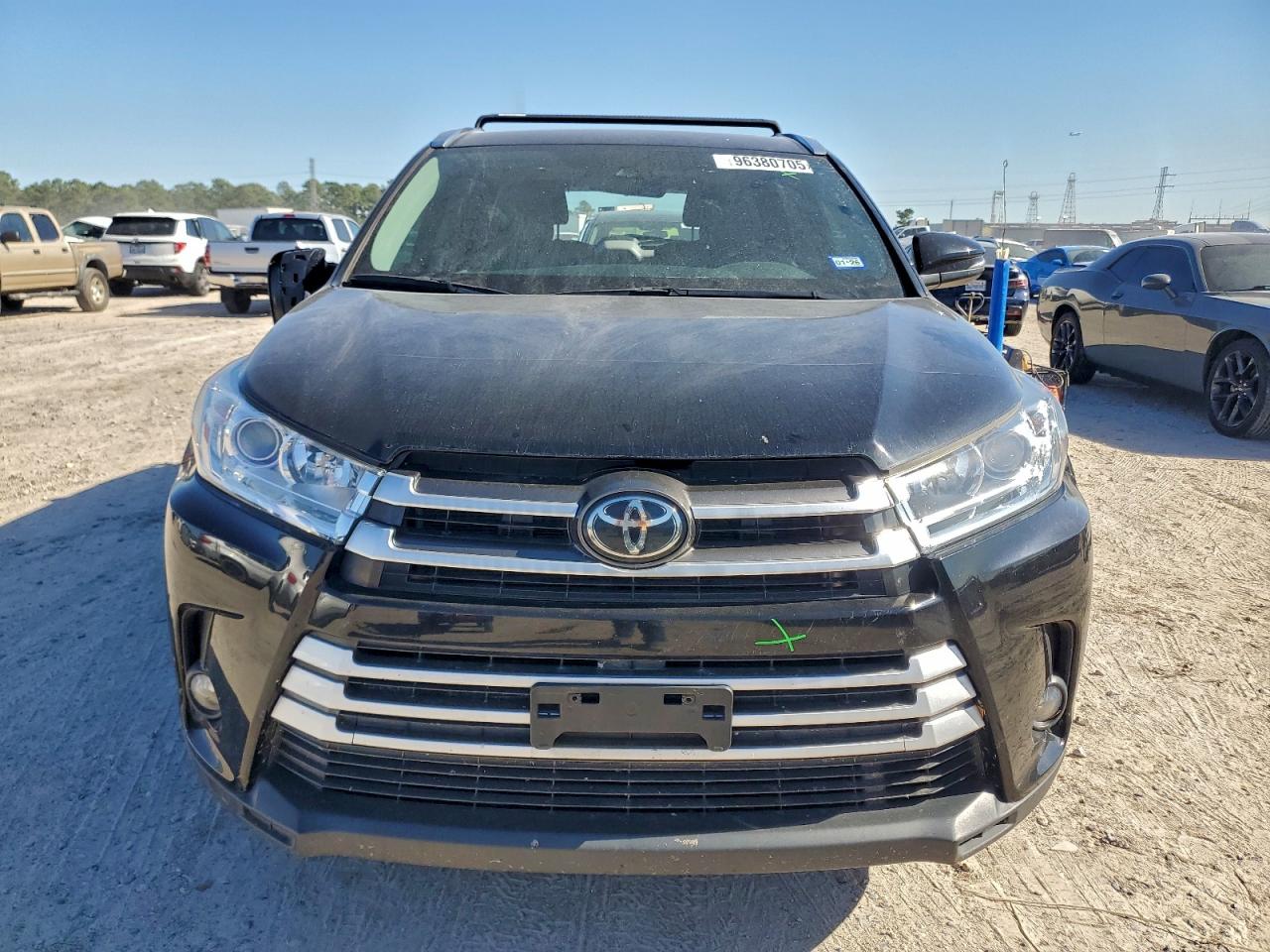 2019 TOYOTA HIGHLANDER SE photo 5