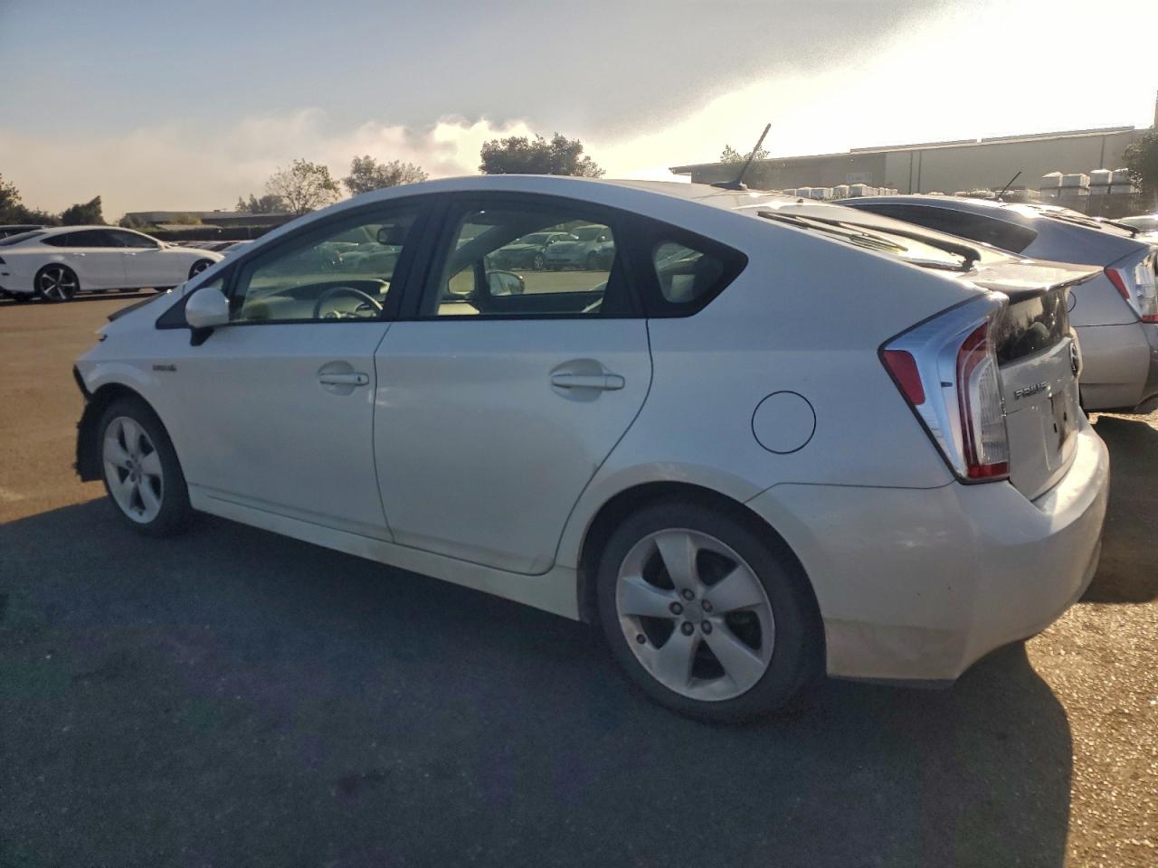 2012 TOYOTA PRIUS photo 2