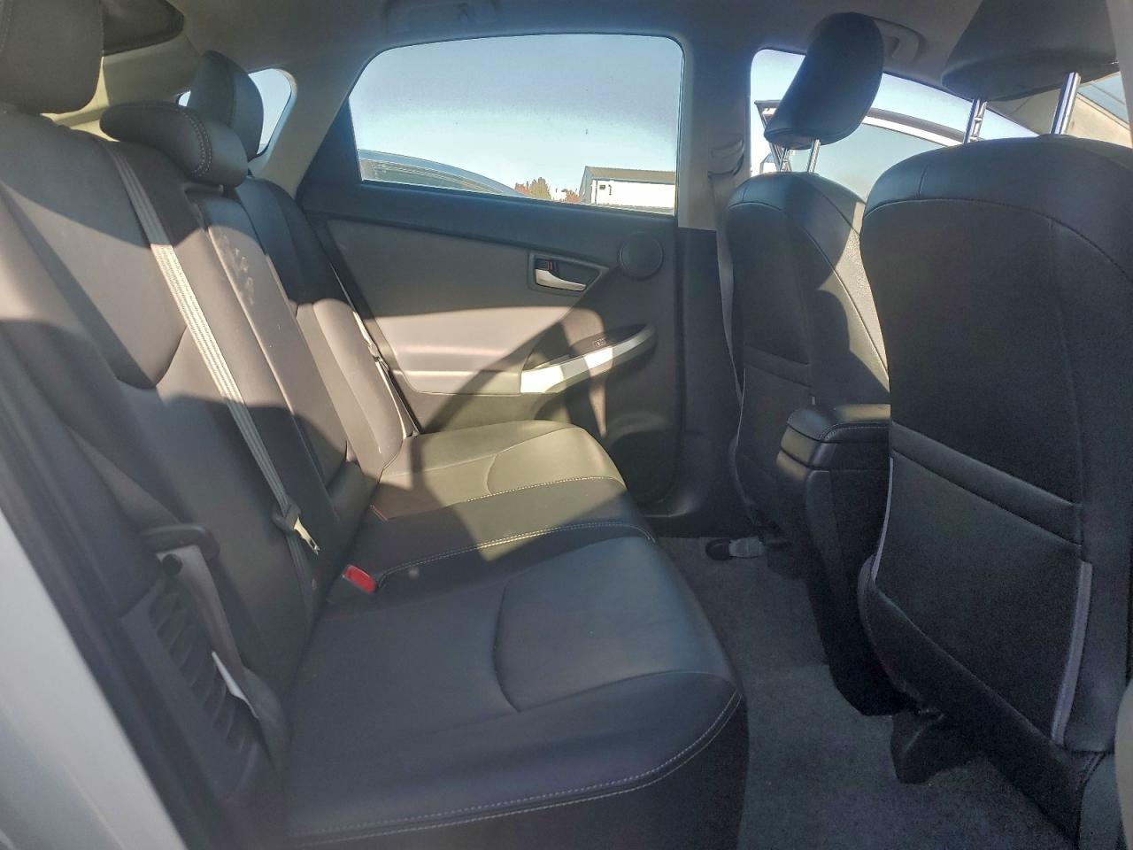 2012 TOYOTA PRIUS photo 10