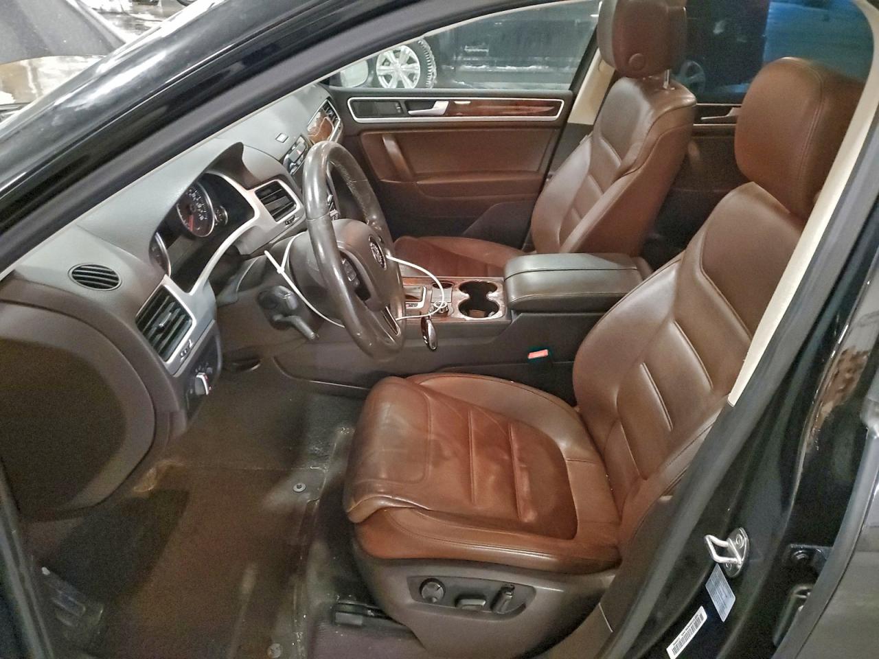 2013 VOLKSWAGEN TOUAREG V6 photo 7