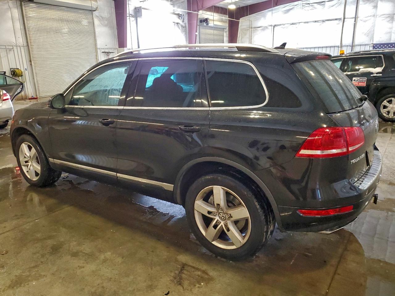 2013 VOLKSWAGEN TOUAREG V6 photo 2