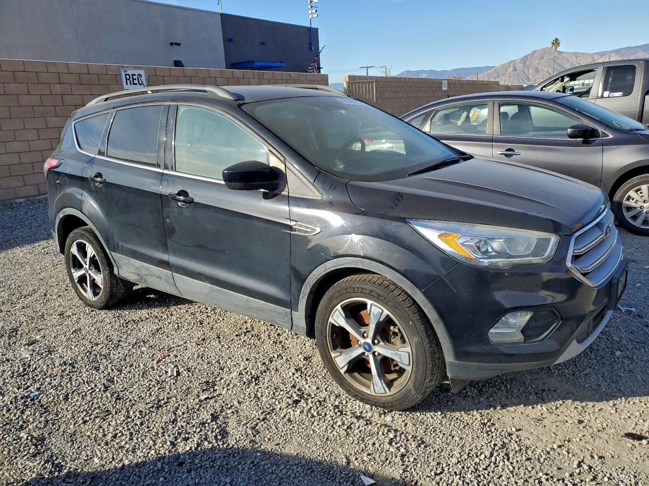 2018 FORD ESCAPE SEL photo 4