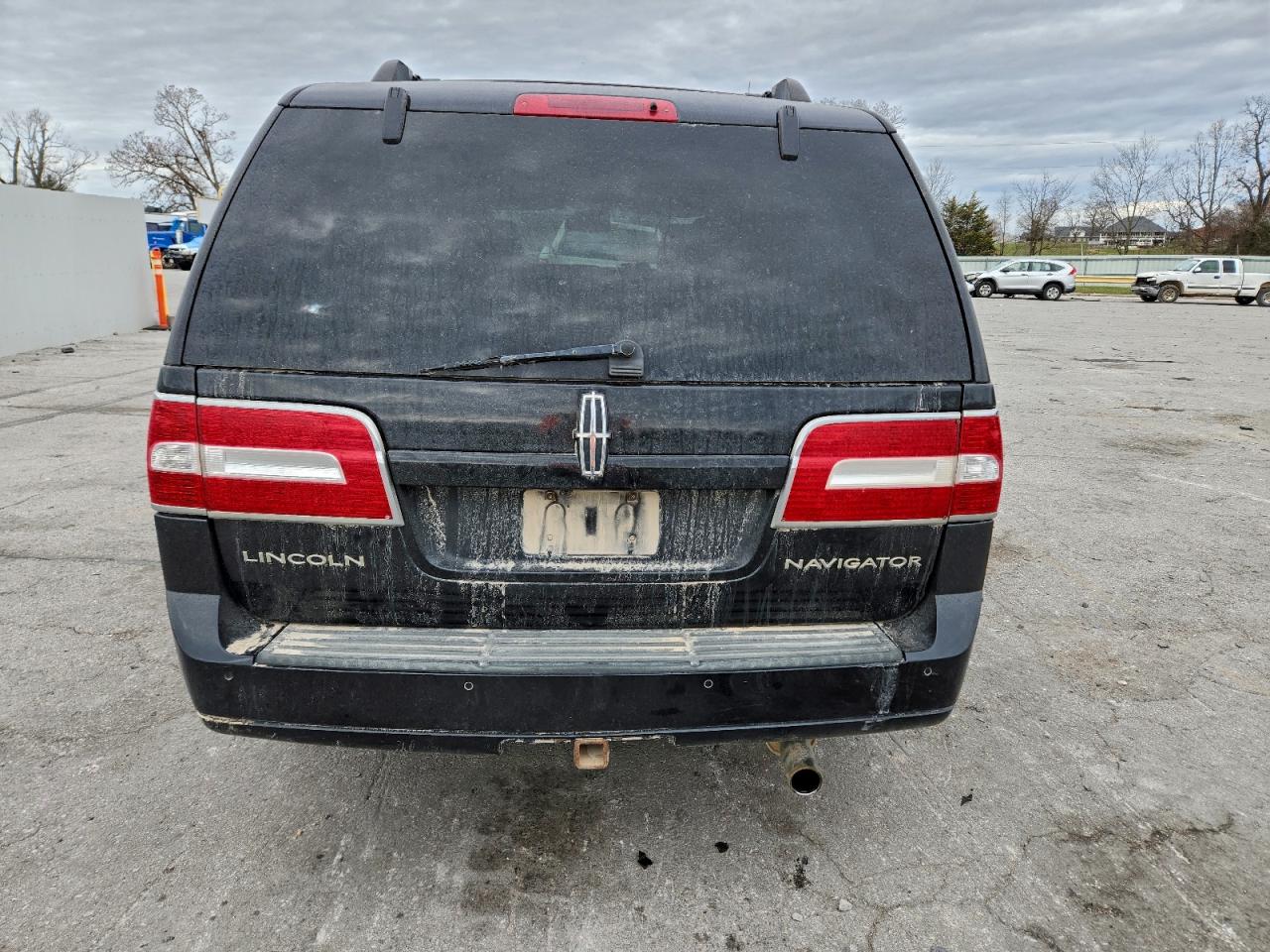 2013 LINCOLN NAVIGATOR photo 6