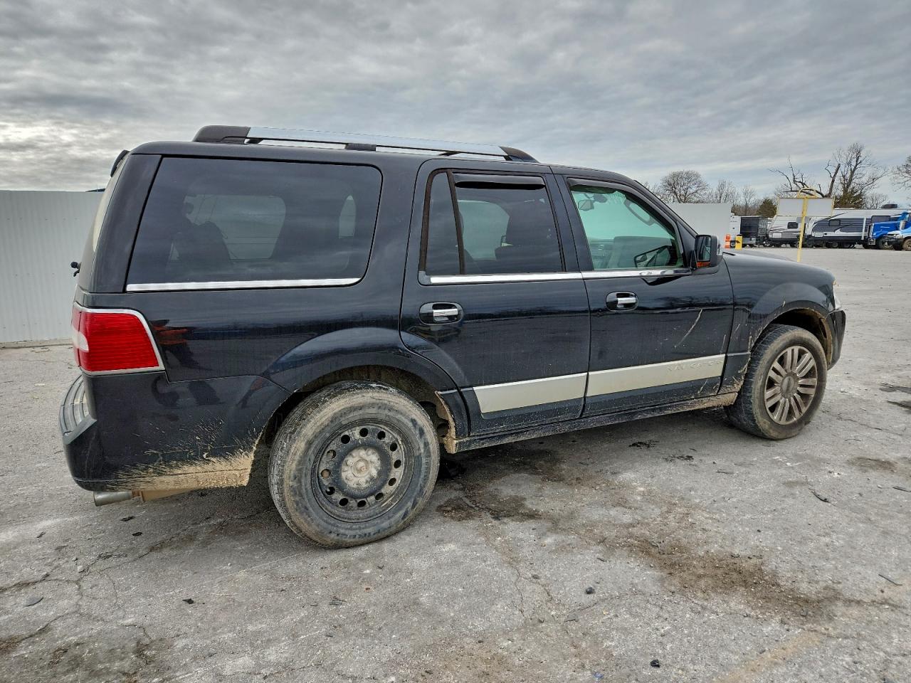 2013 LINCOLN NAVIGATOR photo 3