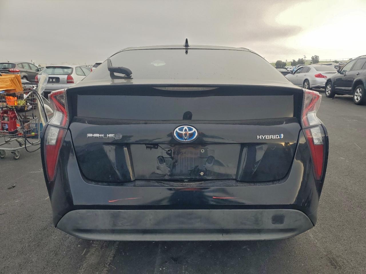 2016 TOYOTA PRIUS photo 6