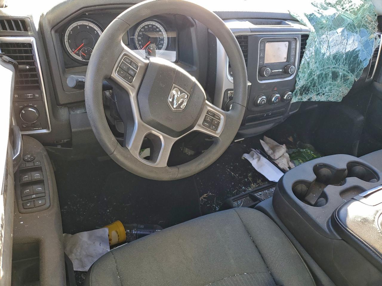 2023 RAM 1500 CLASSIC SLT photo 8