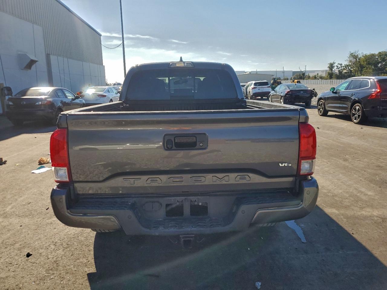 2017 TOYOTA TACOMA DOUBLE CAB photo 6