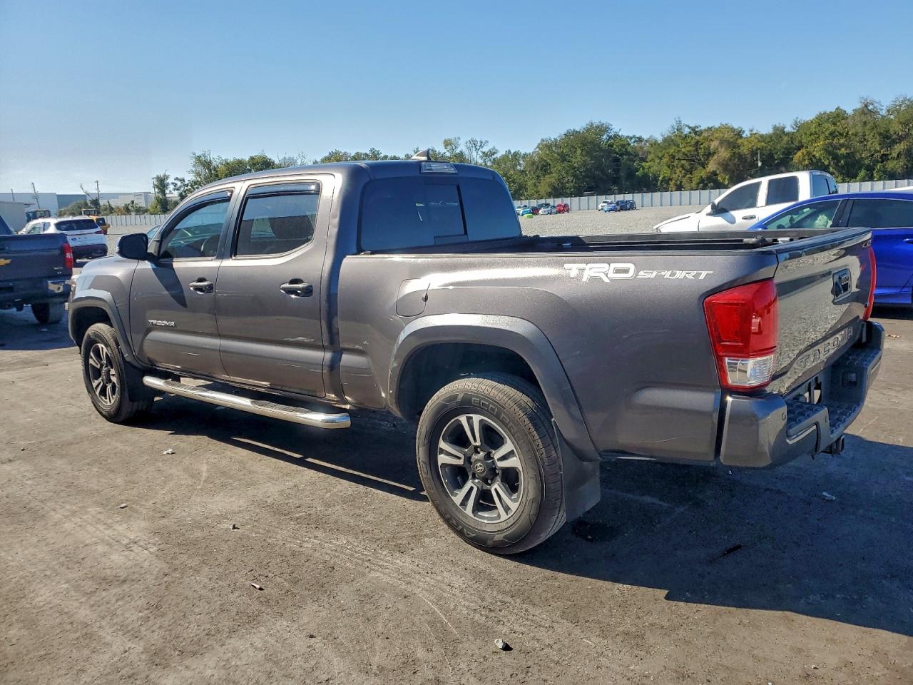 2017 TOYOTA TACOMA DOUBLE CAB photo 2