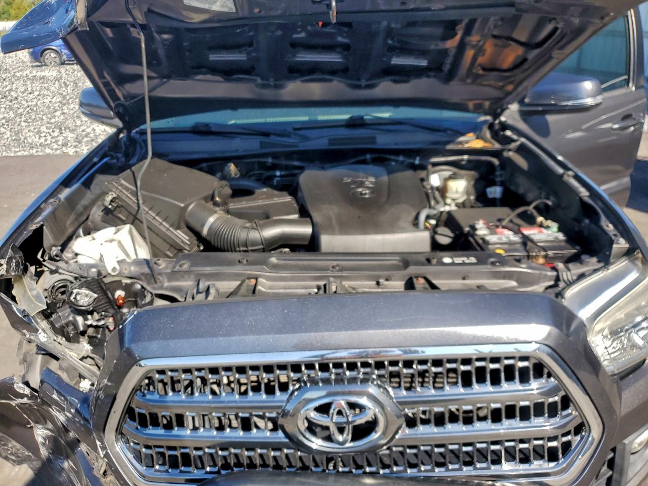 2017 TOYOTA TACOMA DOUBLE CAB photo 11