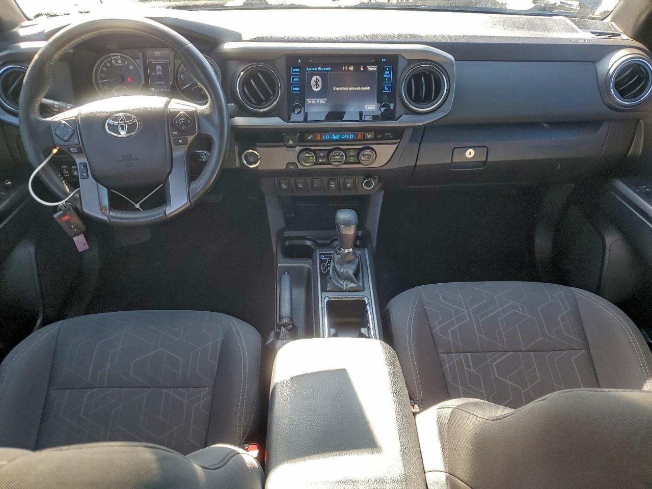 2017 TOYOTA TACOMA DOUBLE CAB photo 8