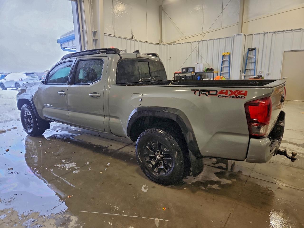 2019 TOYOTA TACOMA DOUBLE CAB photo 2