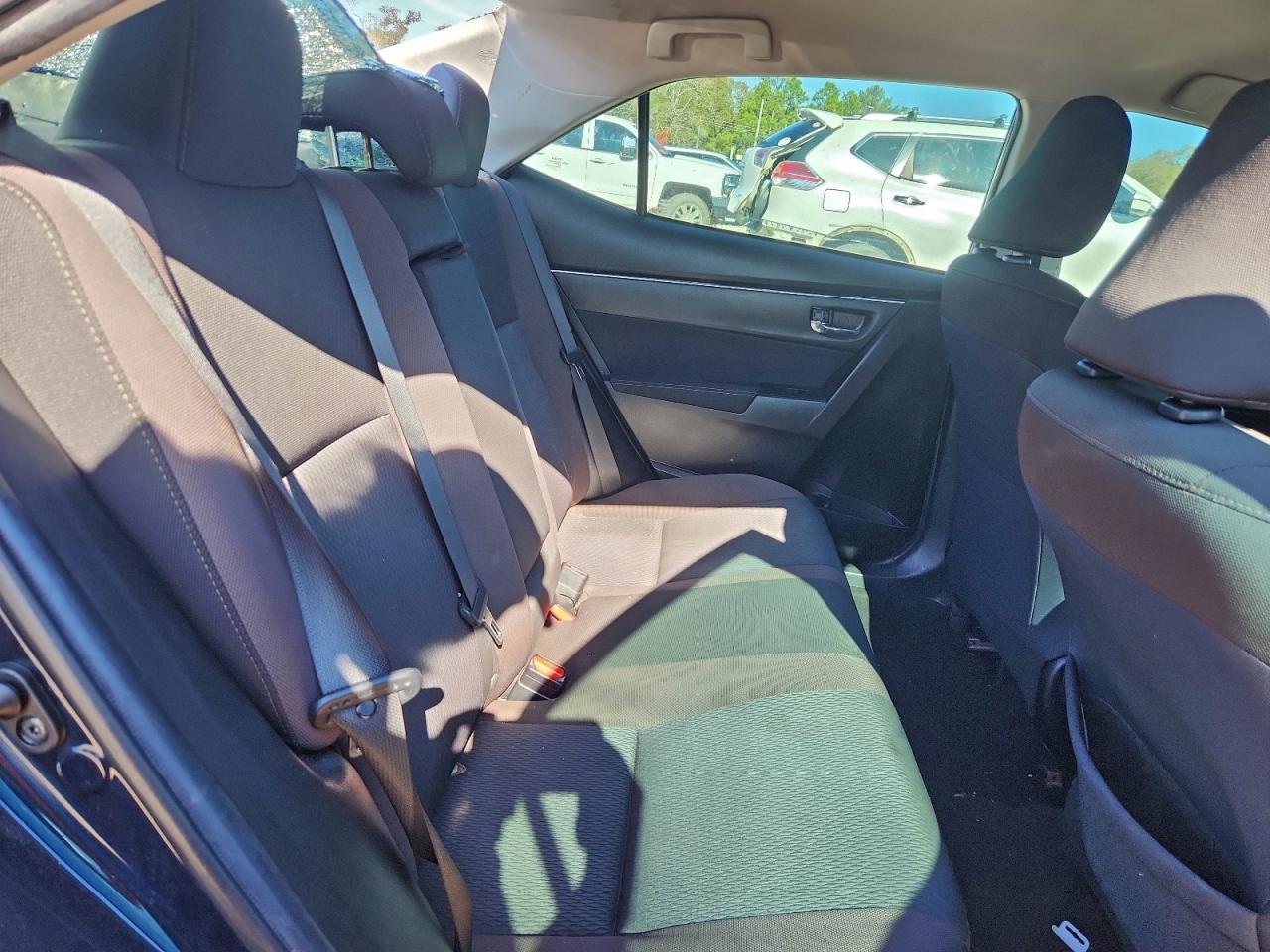 2018 TOYOTA COROLLA L photo 10