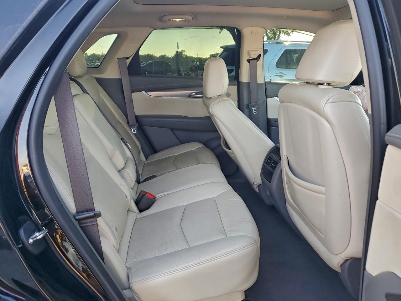 2017 CADILLAC XT5 LUXURY photo 11