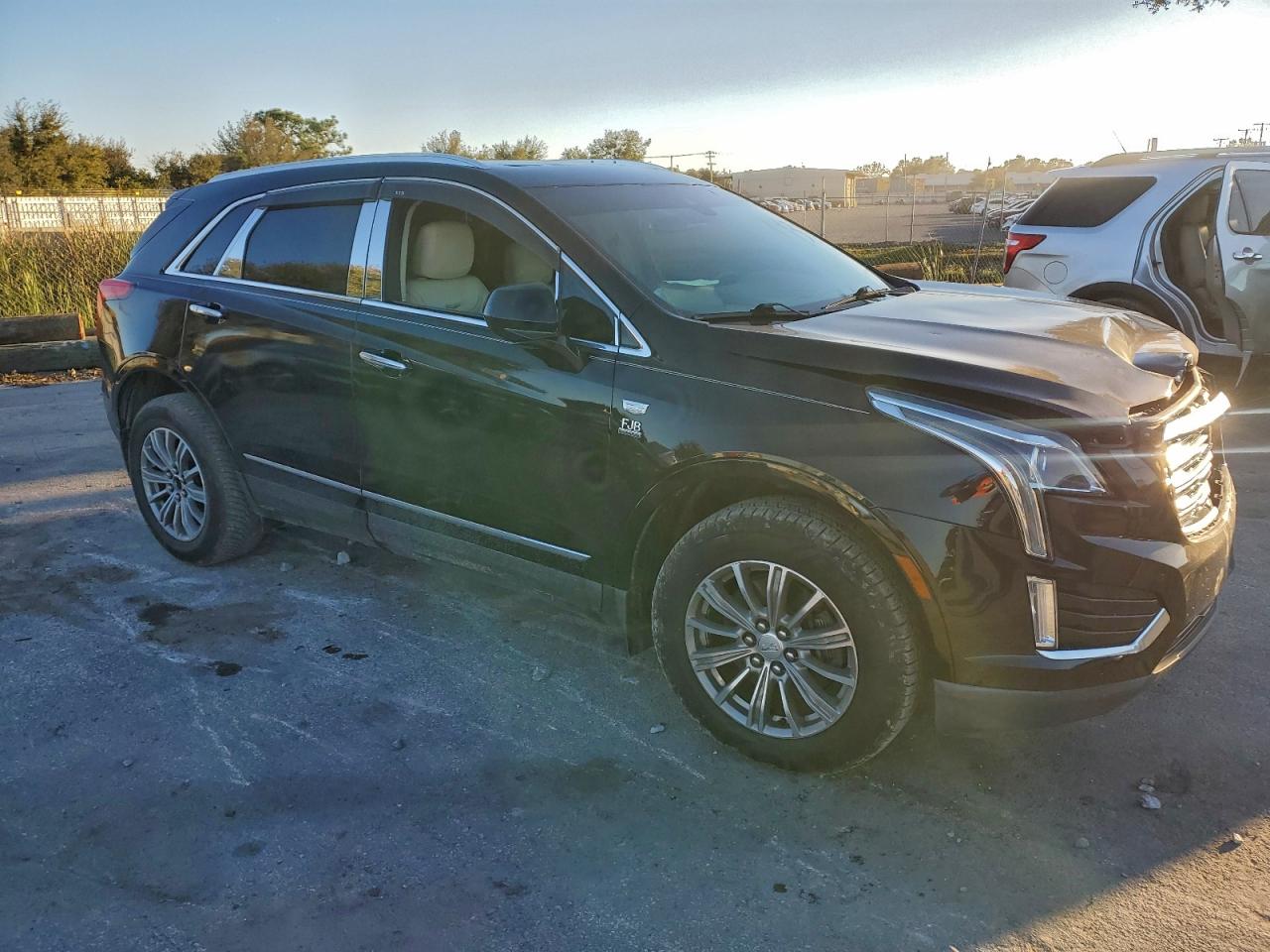 2017 CADILLAC XT5 LUXURY photo 4