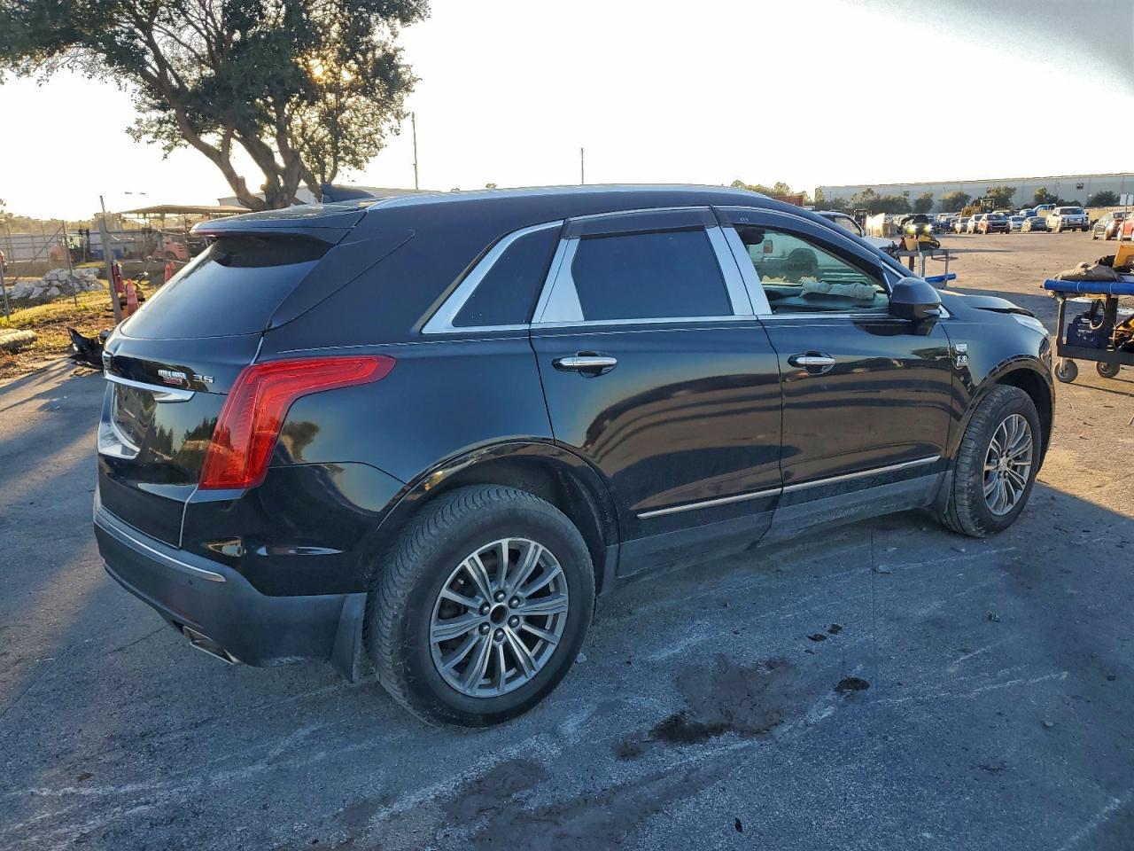2017 CADILLAC XT5 LUXURY photo 3