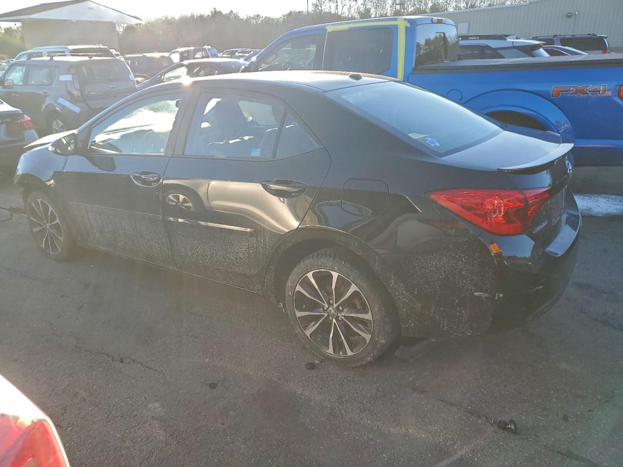 2018 TOYOTA COROLLA L photo 2