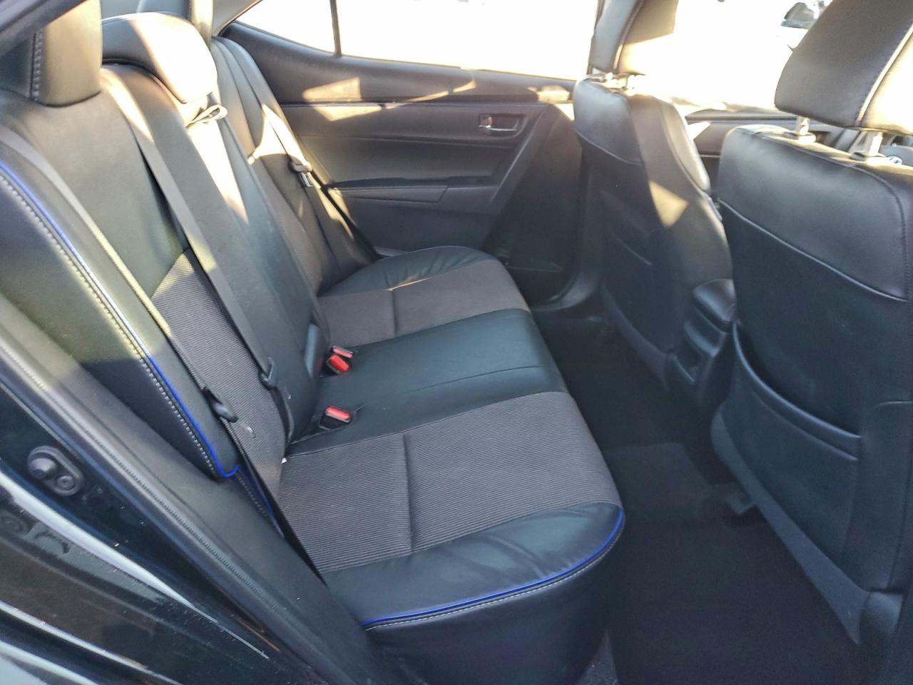 2018 TOYOTA COROLLA L photo 10