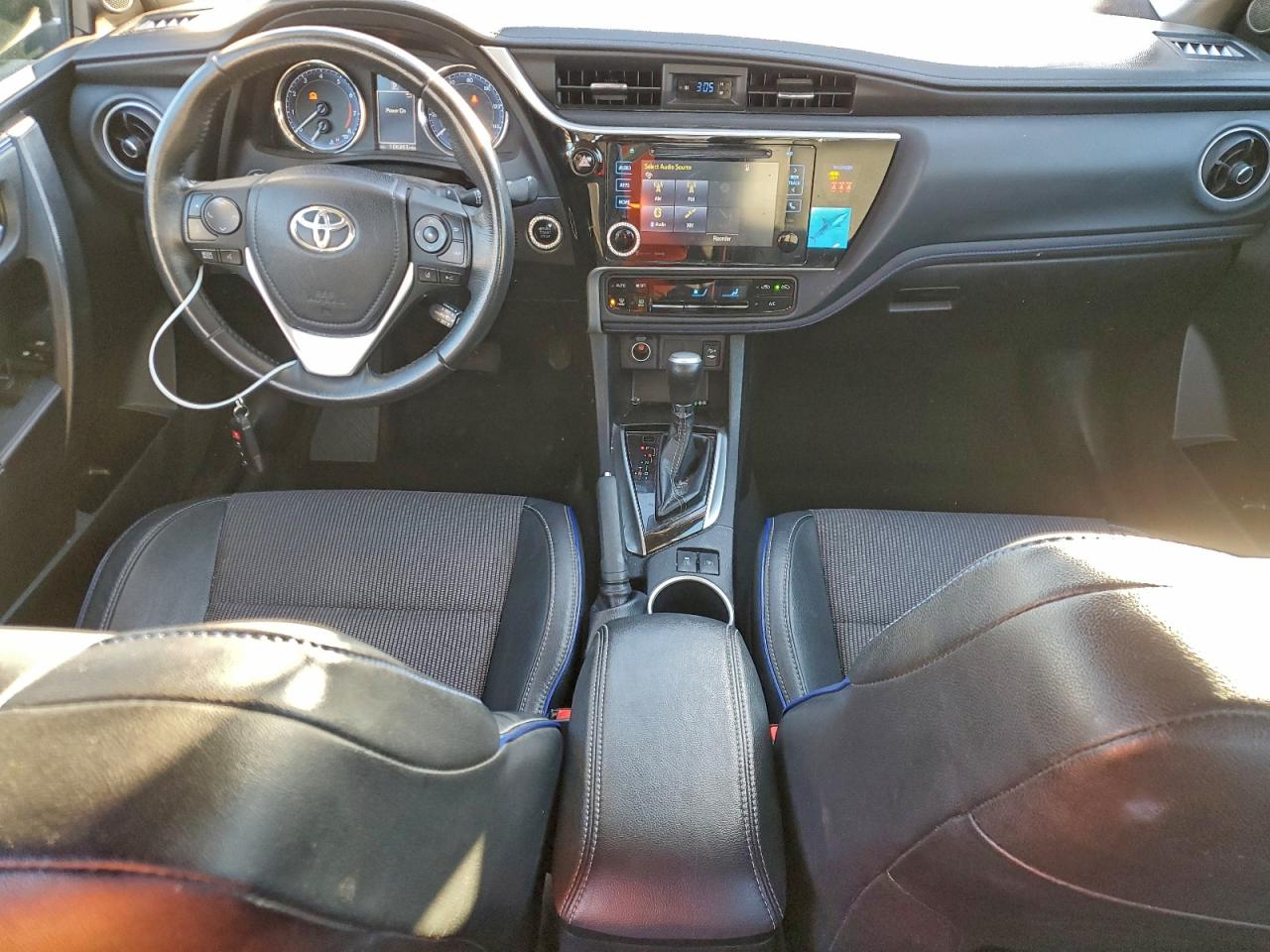 2018 TOYOTA COROLLA L photo 8