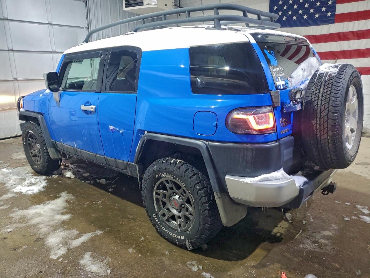 2007 TOYOTA FJ CRUISER photo 2