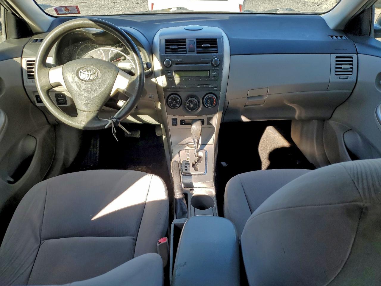 2011 TOYOTA COROLLA BASE photo 8
