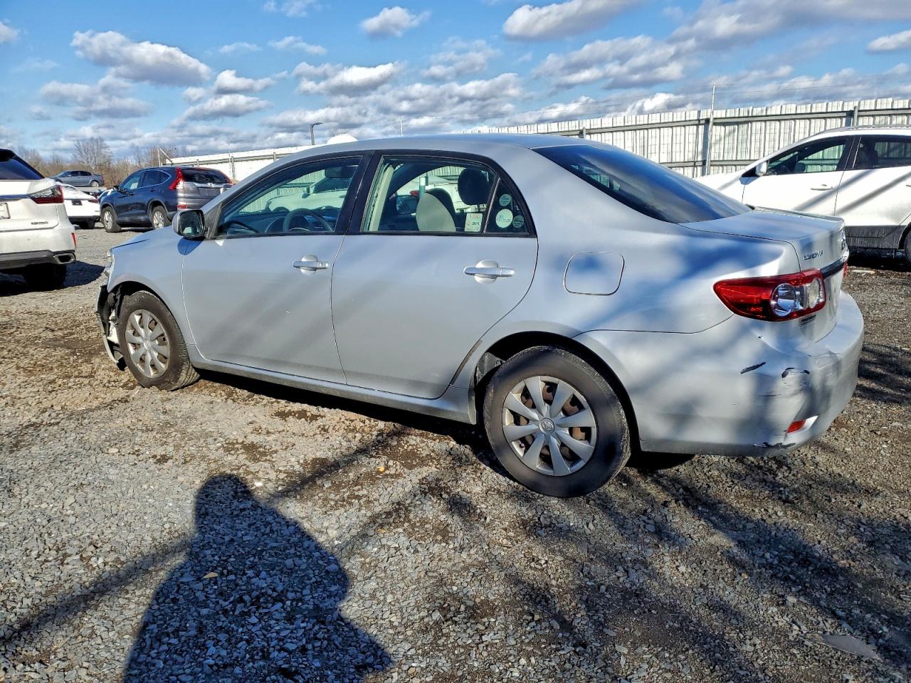2011 TOYOTA COROLLA BASE photo 2