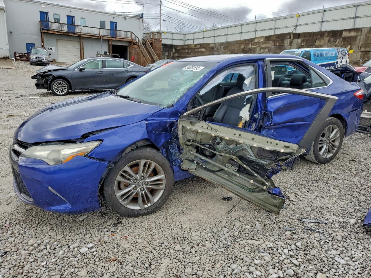 2015 TOYOTA CAMRY