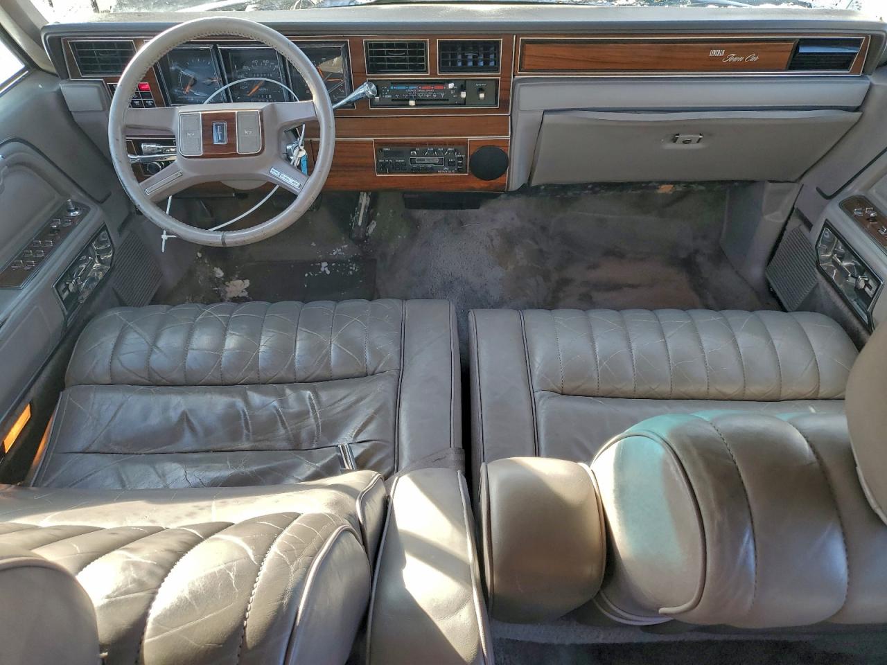 1988 LINCOLN TOWN CAR photo 8