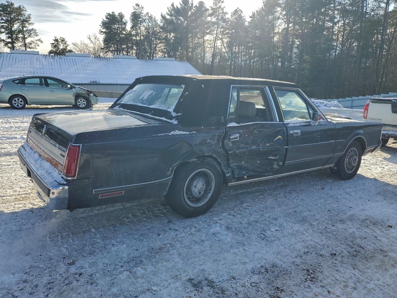 1988 LINCOLN TOWN CAR photo 3