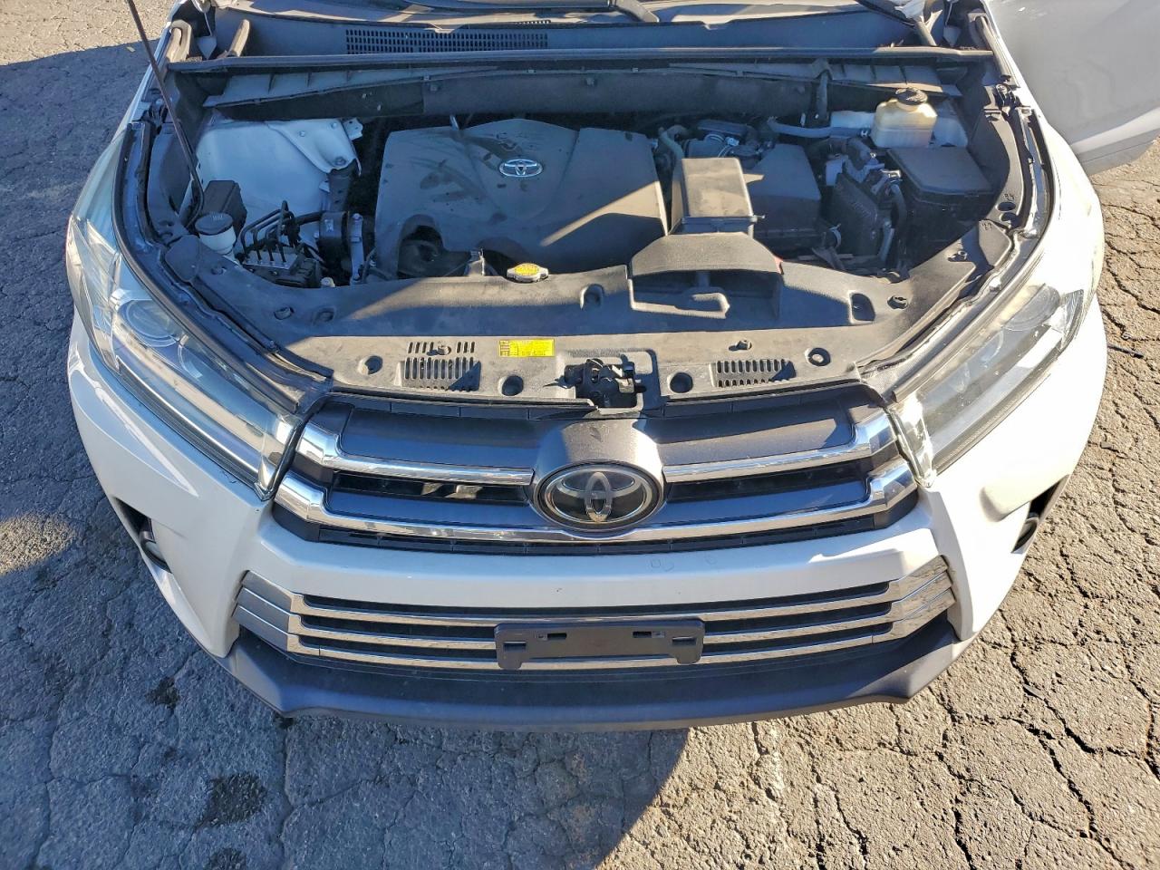 2017 TOYOTA HIGHLANDER LIMITED photo 12