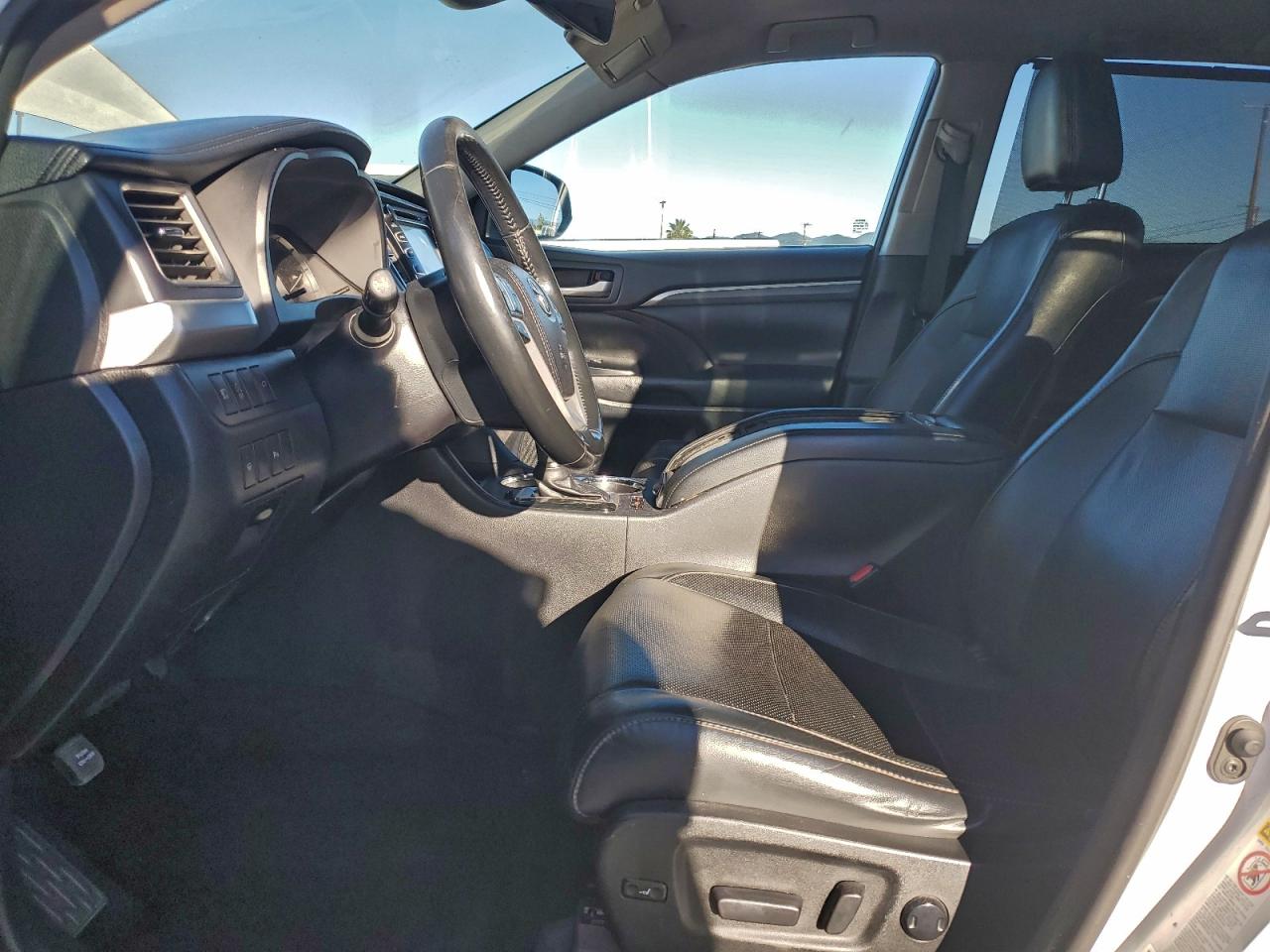 2017 TOYOTA HIGHLANDER LIMITED photo 7