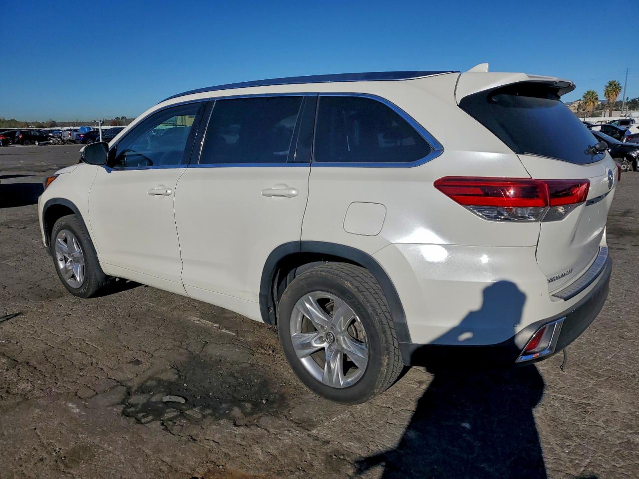 2017 TOYOTA HIGHLANDER LIMITED photo 2